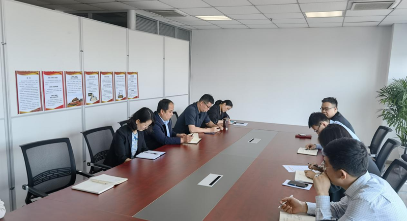 灃京公司組織召開(kāi)《信訪工作條例》專題學(xué)習(xí)會(huì)議-1.png